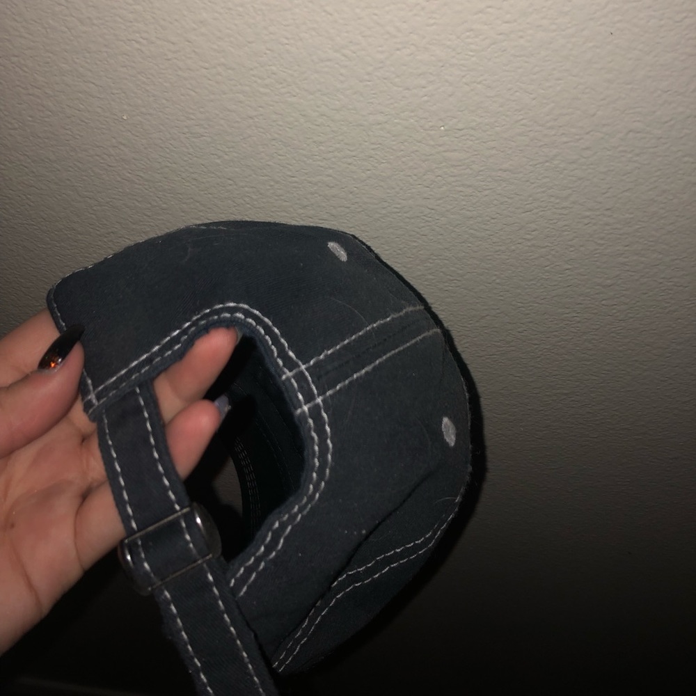 hat - Picture 3 of 3